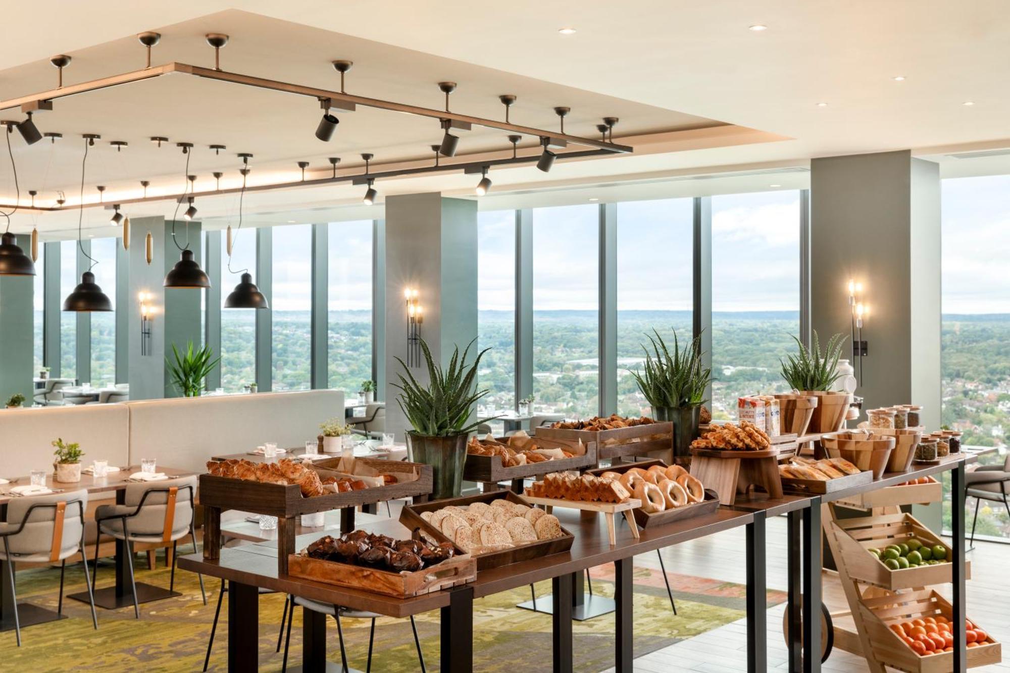 Hilton Woking Hotell Exteriör bild
