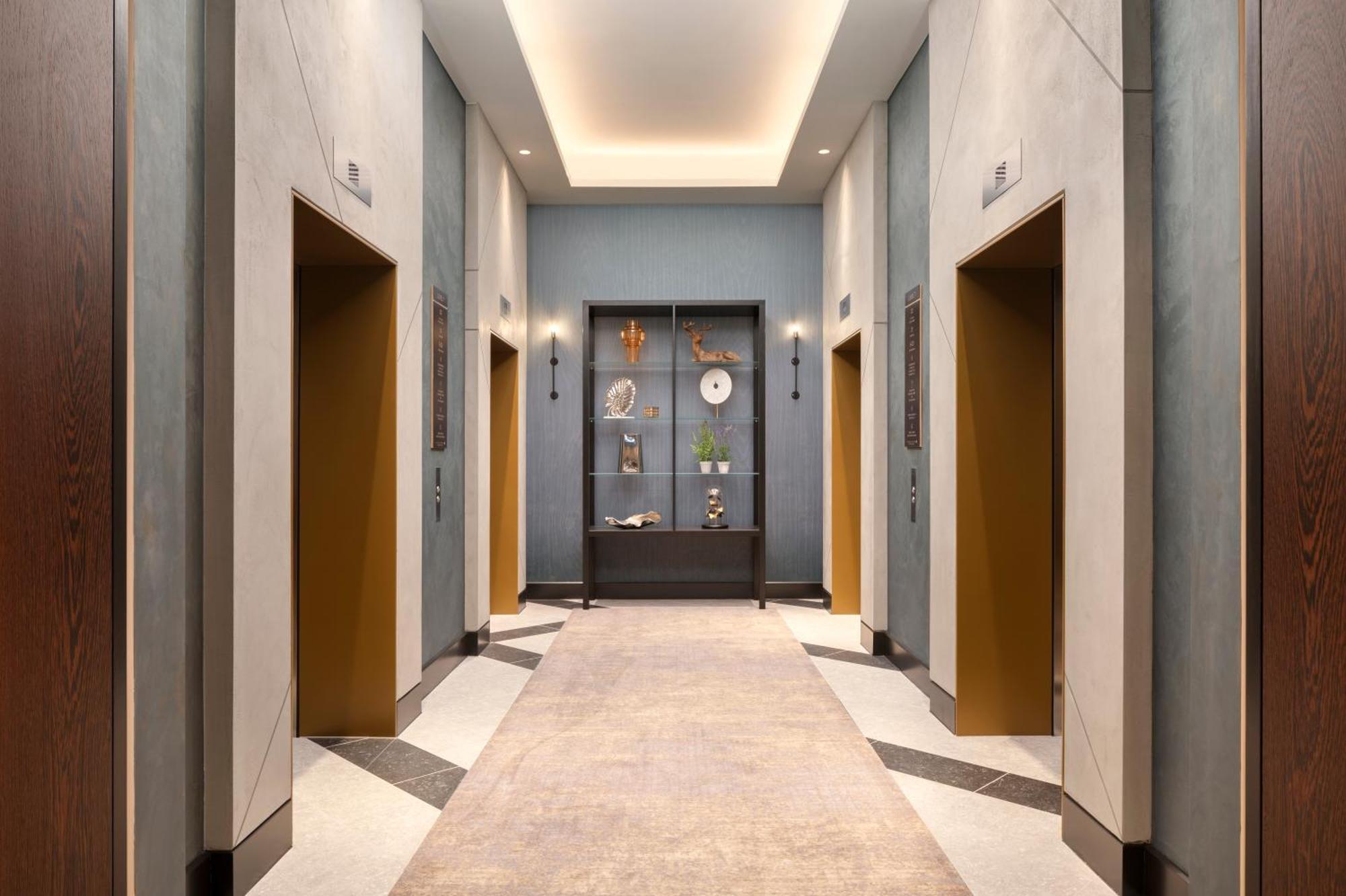 Hilton Woking Hotell Exteriör bild