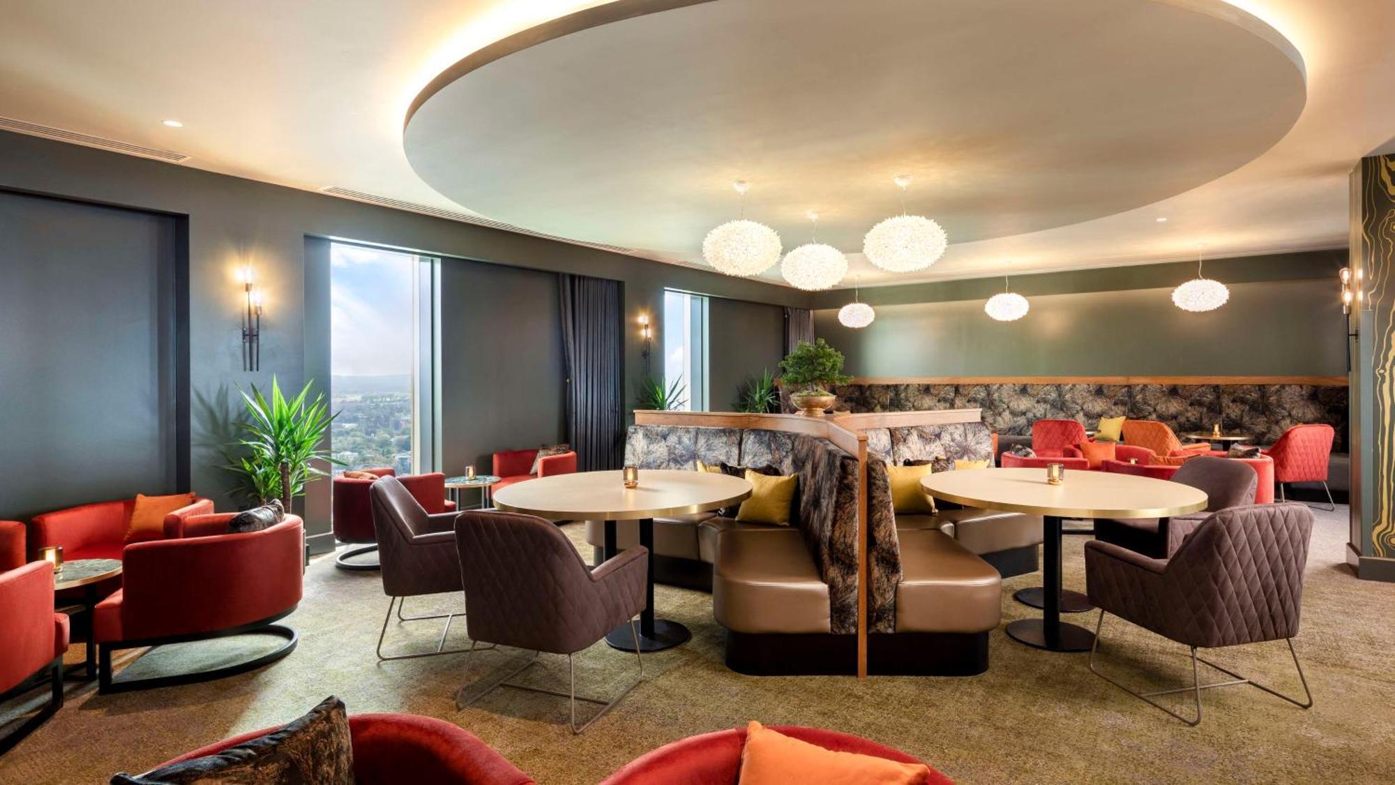 Hilton Woking Hotell Exteriör bild