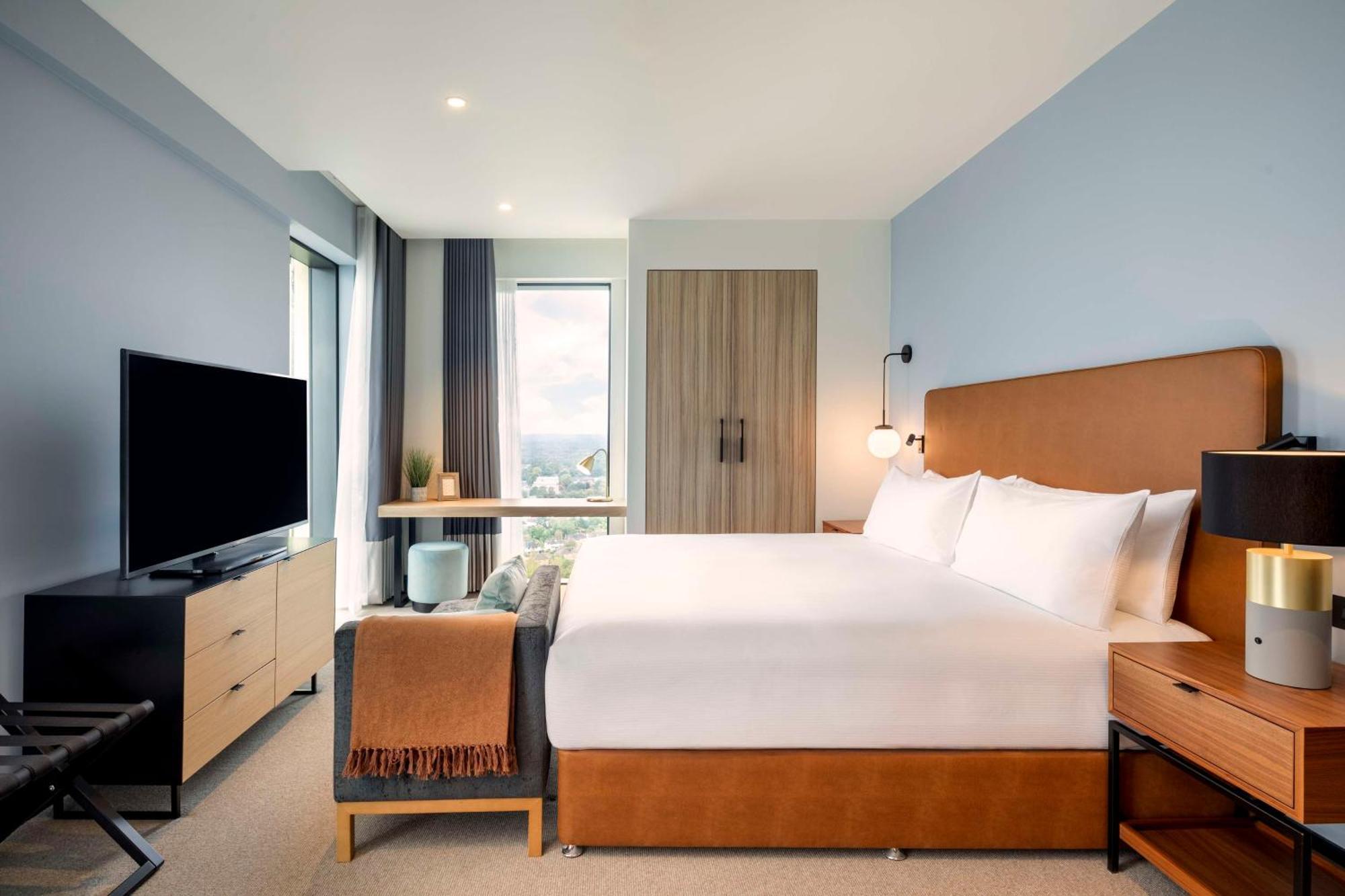 Hilton Woking Hotell Exteriör bild