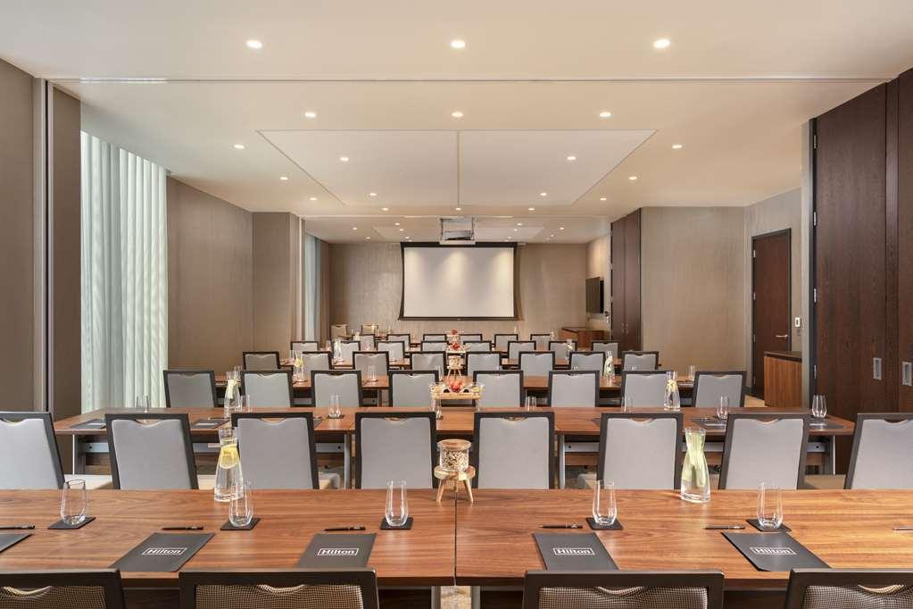 Hilton Woking Hotell Bekvämligheter bild