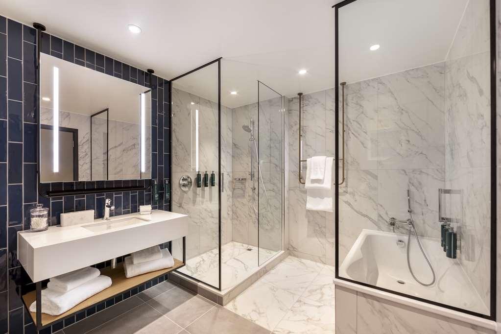 Hilton Woking Hotell Rum bild