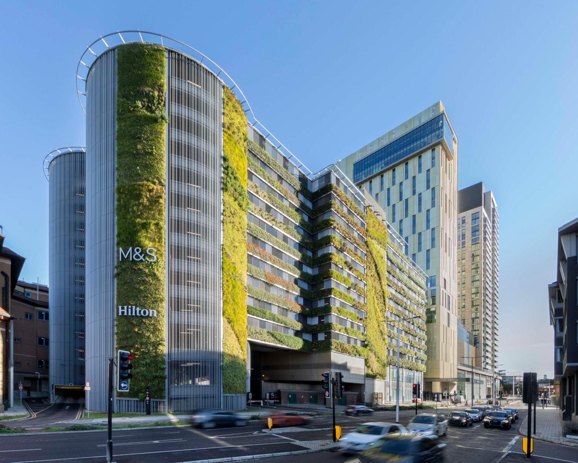 Hilton Woking Hotell Exteriör bild